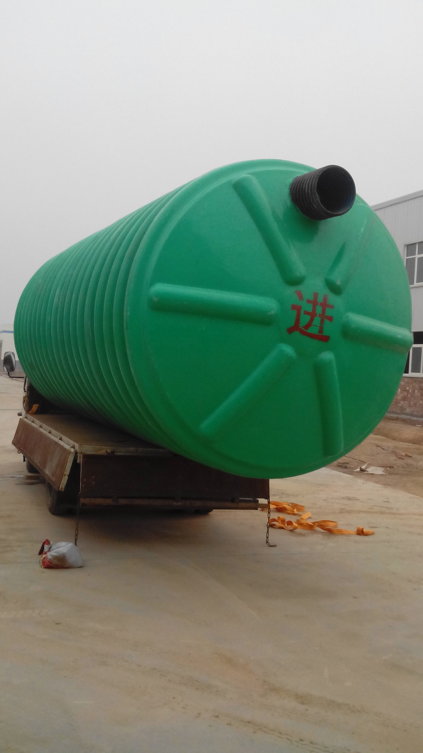 通風(fēng)系統(tǒng)構(gòu)建:玻璃鋼脫硫塔空氣流暢保證